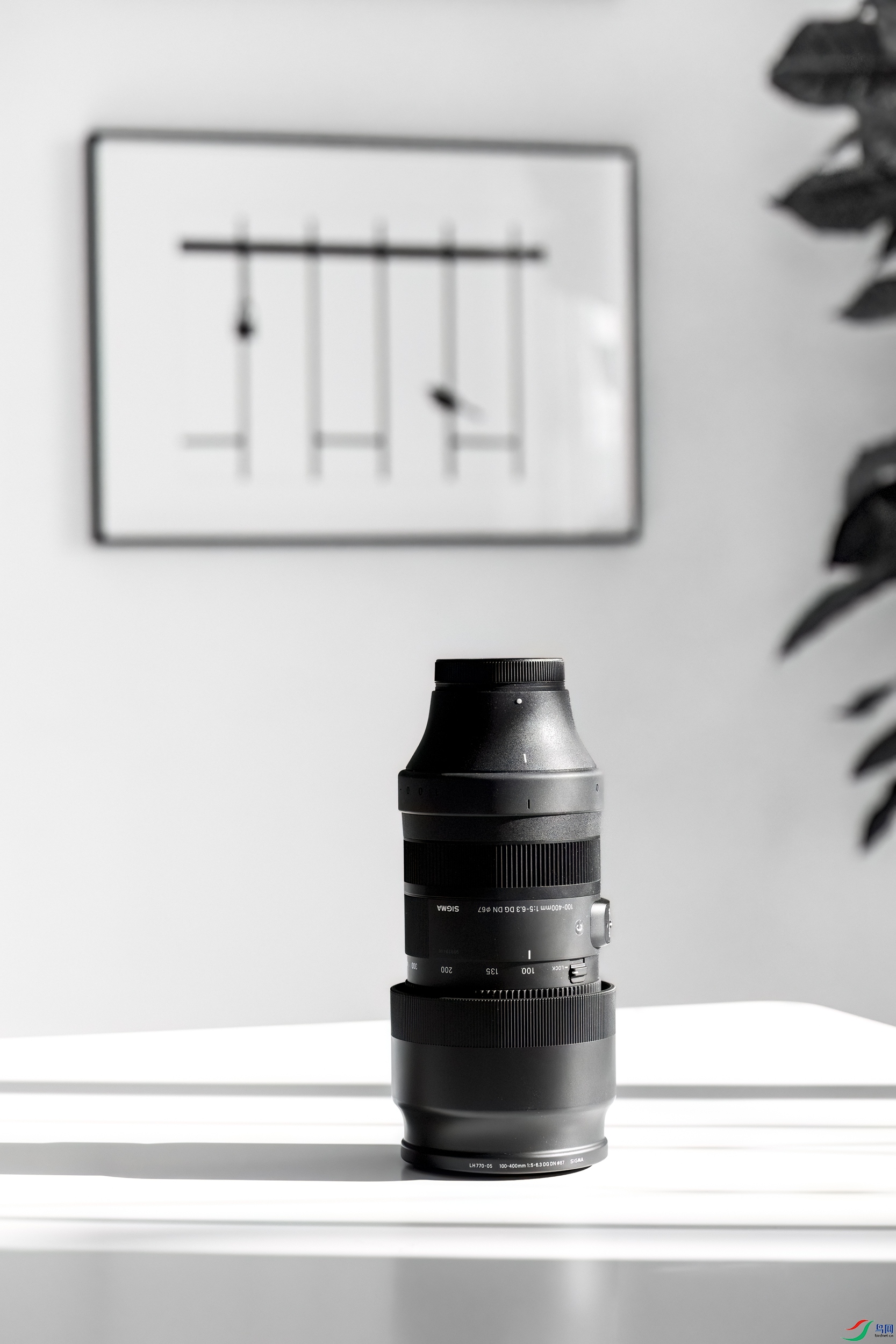 100_400_5_6.3_dgdnos_c020_Xmt_Impression_Product image_William Steel_03.jpg