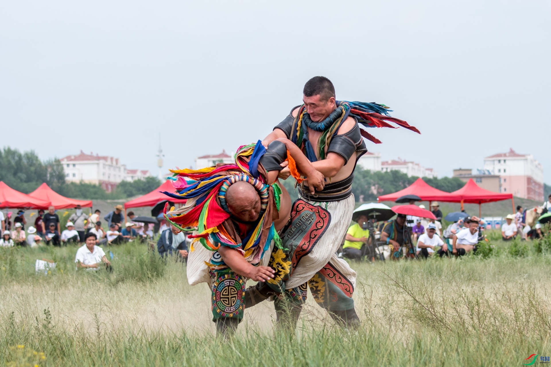 ���˱���