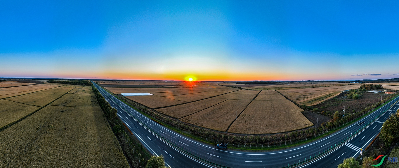 dji_fly_20241002_164034_361_1727874390934_pano ����1.jpg