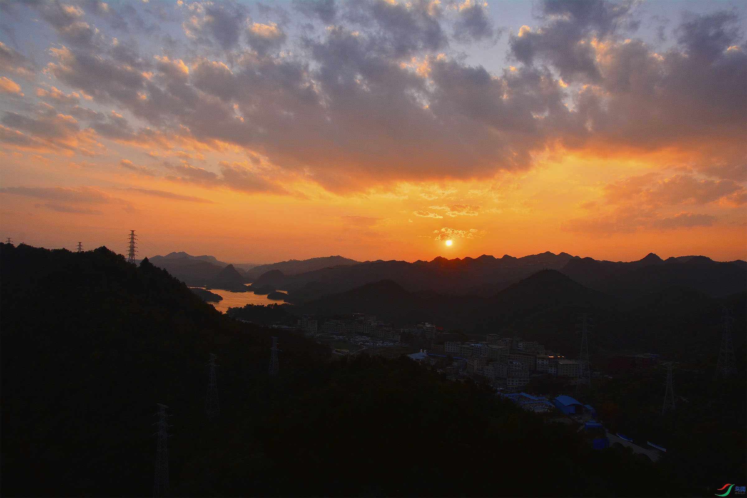 ɽ������