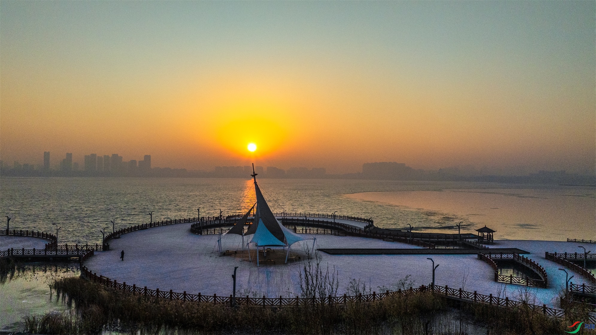 dji_fly_20241113_070428_658_1731452874545_photo ����1.jpg