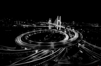 疫情前的上海南浦大桥------祝贺荣获黑白影像精华！
