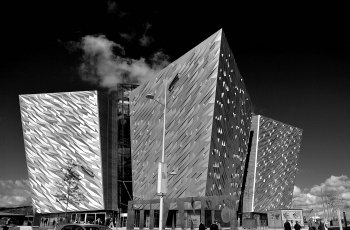 北爱尔兰---泰坦尼克号纪念馆----祝贺老师作品荣获黑白影像精华！