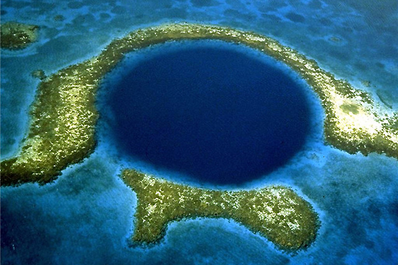 处于热带森林中心的马丘比丘城,高高地立在海平面之上2430米处,或许是